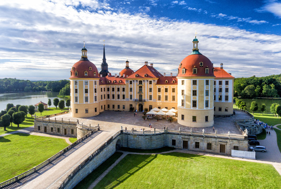 Hier finden Sie Informationen über Ausflugsziele (Semperoper, Frauenkirche, Grünes Gewölbe, Dresdner Schlösser etc.), welche Sie jetzt direkt bei Ihrem Dresden Tourismus - Fremdenverkehrsbüro buchen können
