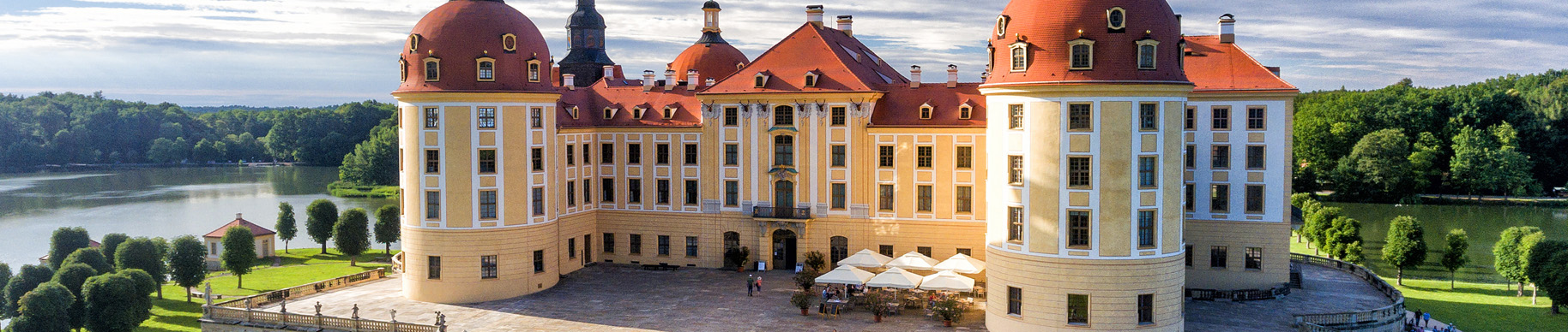 Hier finden Sie Informationen über Ausflugsziele, welche Sie bei Ihrem Dresden Tourismus - Fremdenverkehrsbüro direkt reservieren u. buchen können!